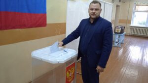 Голосование Сергея Корнишова на выборах губернатора-2022, фото-3- пресс-службы ЛДПР