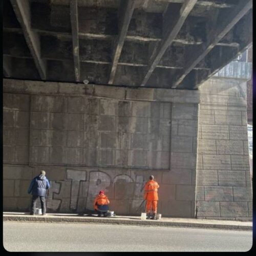 Граффити «Нет войне» на «муромском» мосту во Владимире закрасили, фото сетевого издания «Довод»