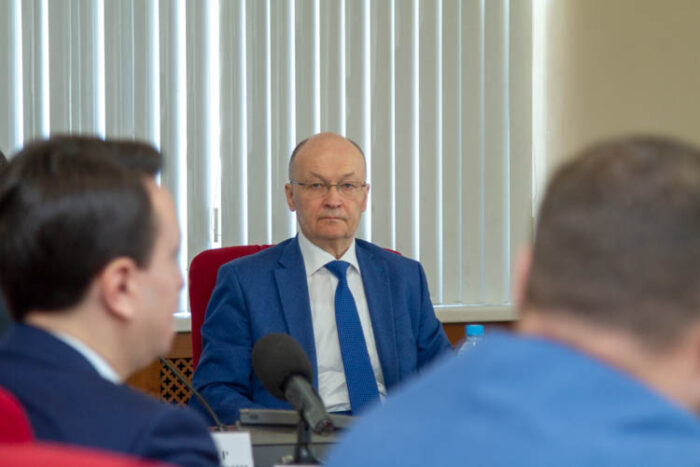 Губернатор Авдеев встретился с лидерами фракций ЗС, фото - пресс-службы ЗС.