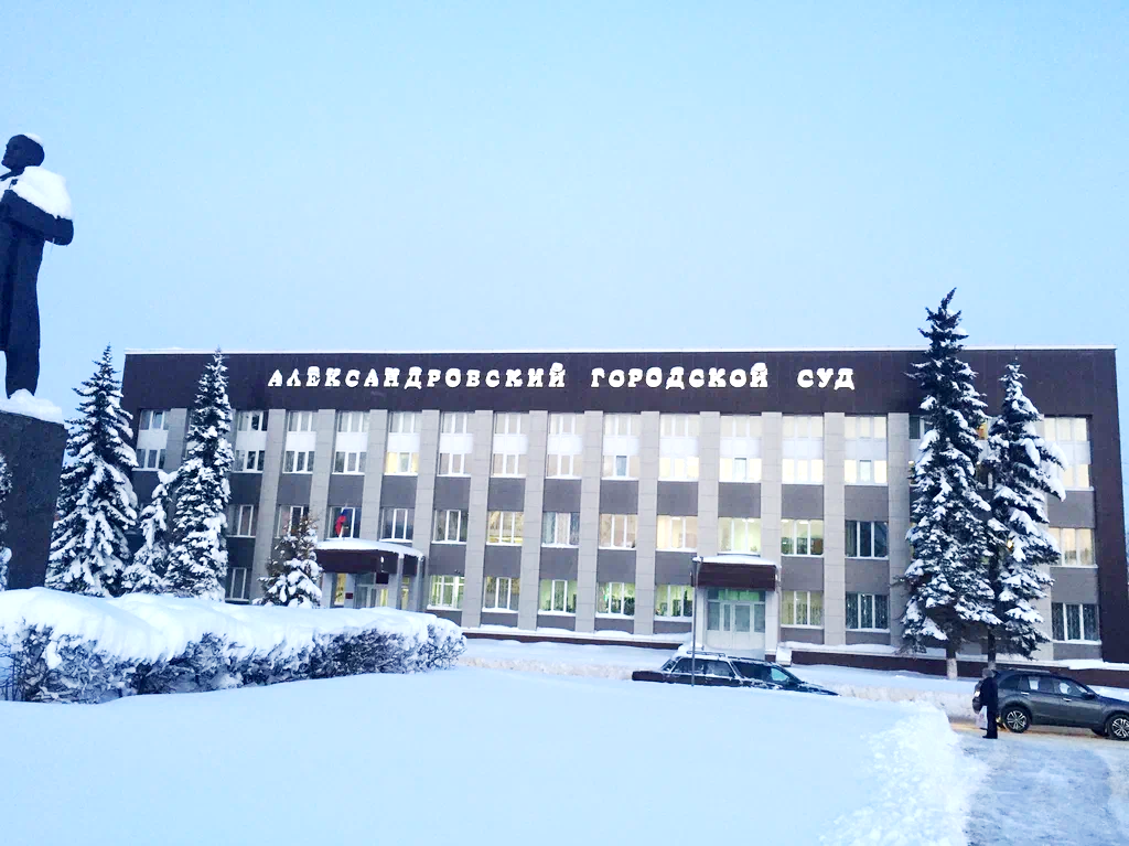 Решил поживиться на горе матери
