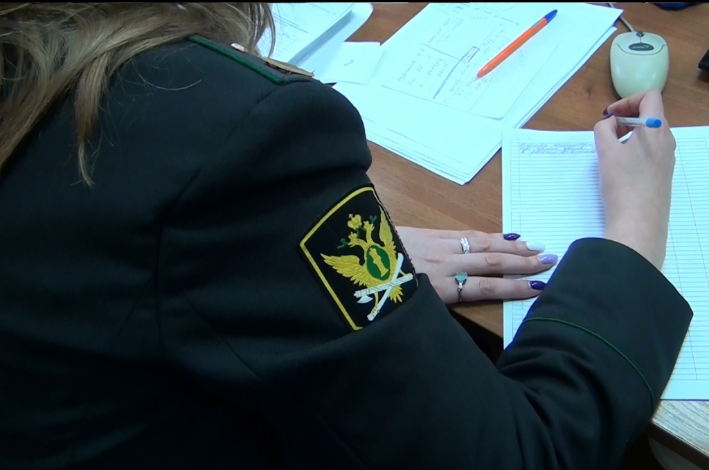 судебные приставы по ошибке удержали деньги с... однофамильца 