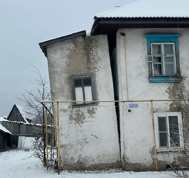 Разрушающийся дом в Гусь-Хрустальном районе взят на контроль