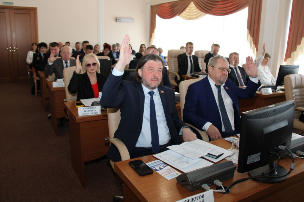 В полку почетных граждан региона—33 прибыло