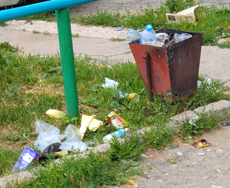 А у нас во дворе