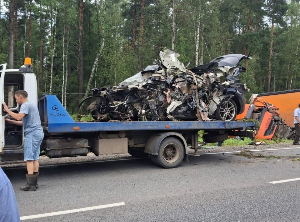 В автоаварии погиб Михаил Максюков. 