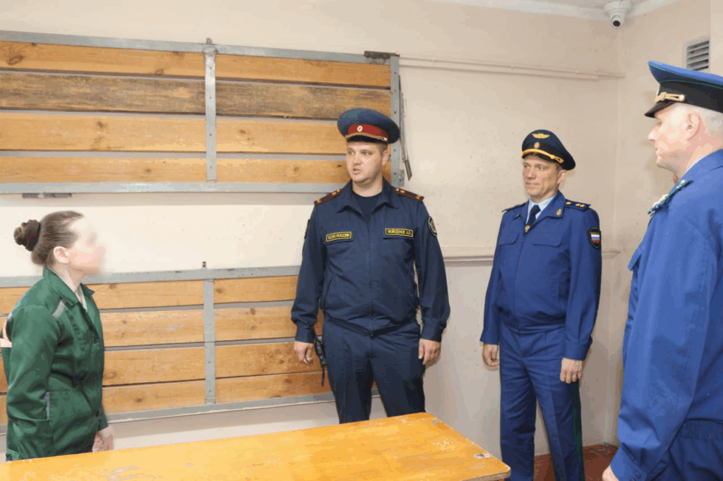 Иван Грибов проинспектировал женскую колонию