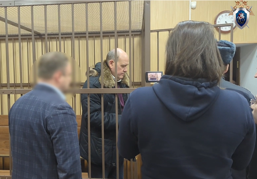Министра здравоохранения Валерия Янина отпустили под домашний арест