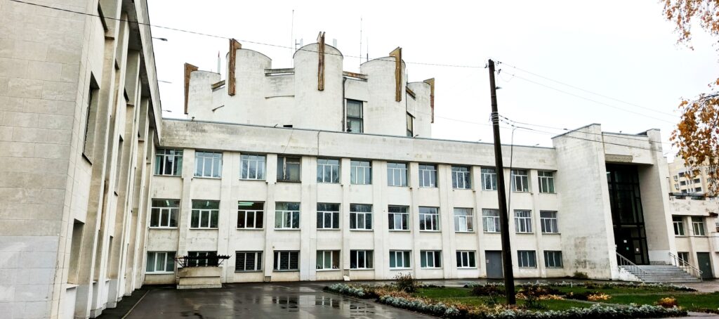УФАС заблокировало странный аукцион