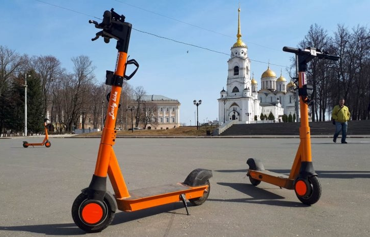 Во Владимире запретят ездить на самокатах по тротуарам?