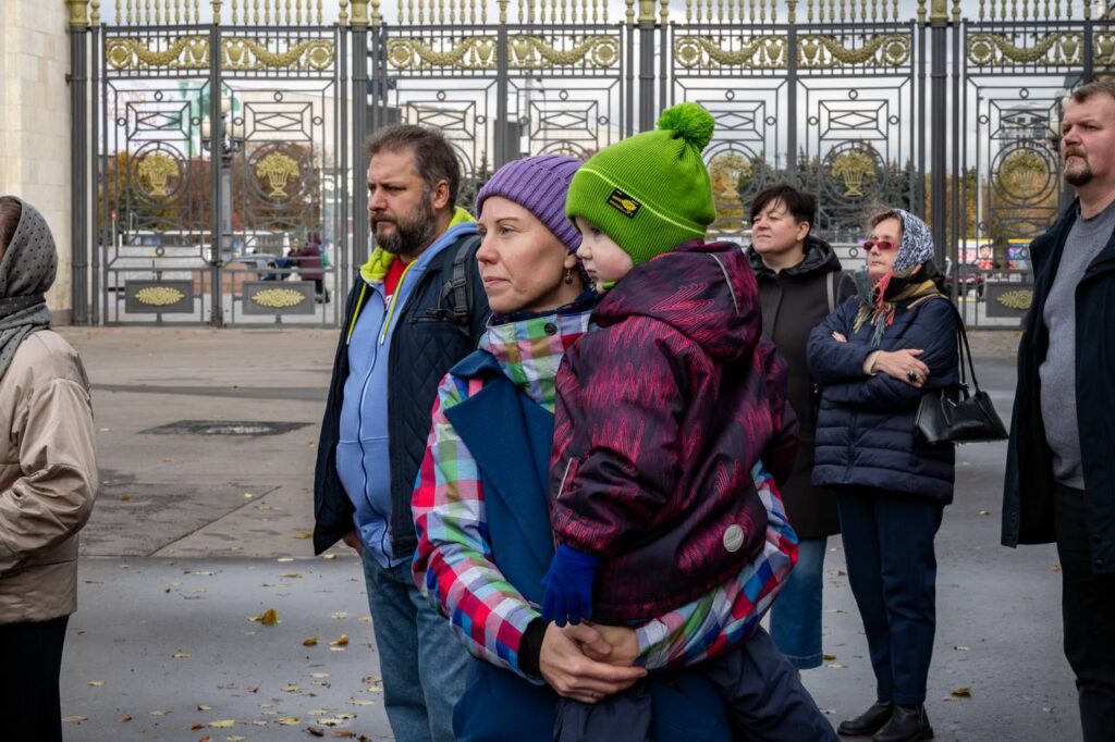 Фото волонтёра из Владимирской области выставлено в Парке Горького в Москве