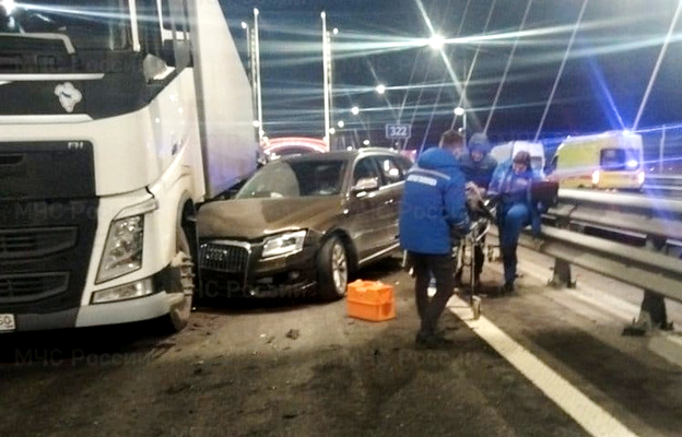 Восемь автомобилей столкнулись на вантовом мосту трассы М12 