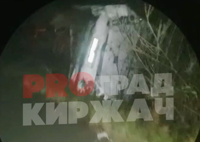 Серебристый Рэндж Ровер снёс маршрутку в Киржачском районе
