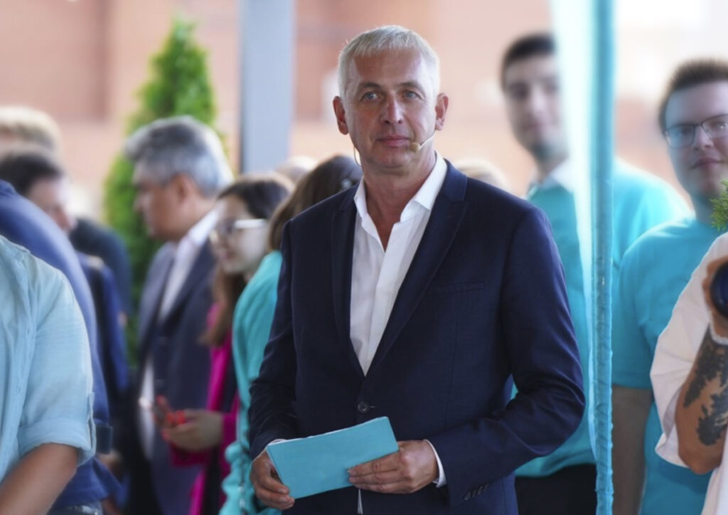 Демократический 