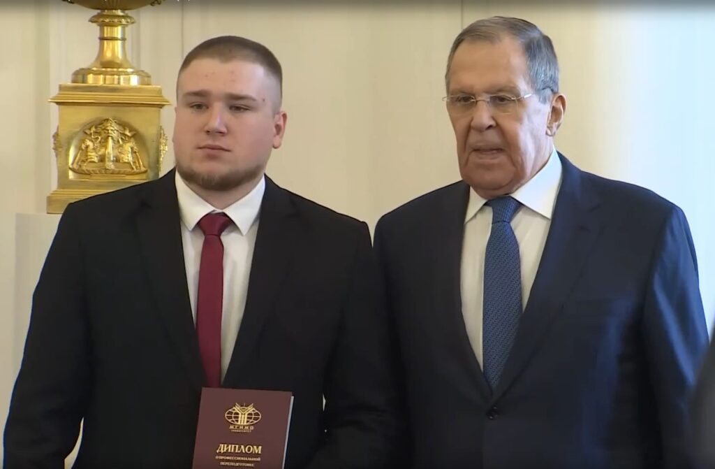 Сергей Лавров вручил дипломы МГИМО