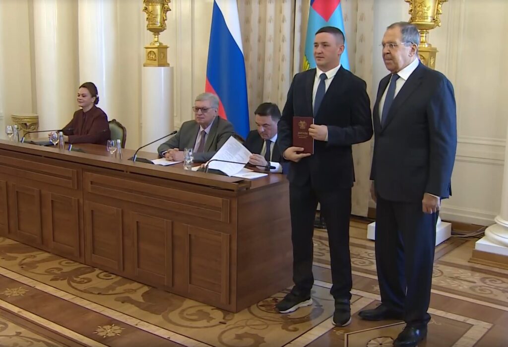 Сергей Лавров вручил дипломы МГИМО