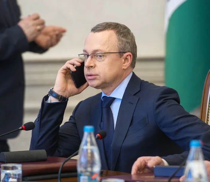 началась рокировка «серых кардиналов»