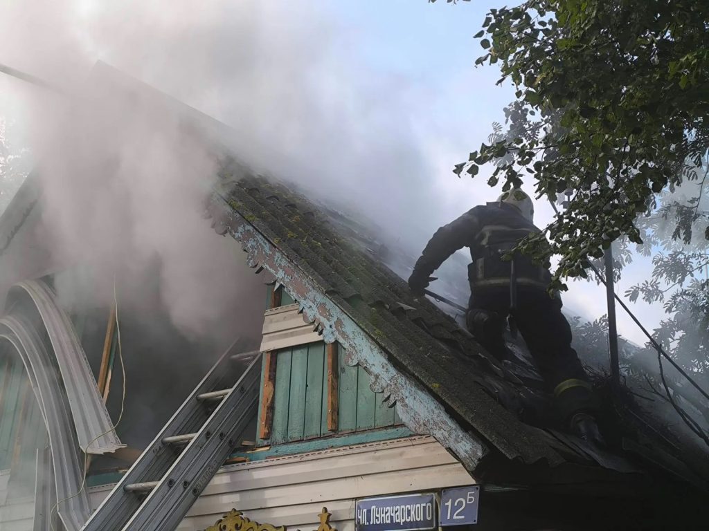 Во Владимире на улице Луначарского произошёл пожар