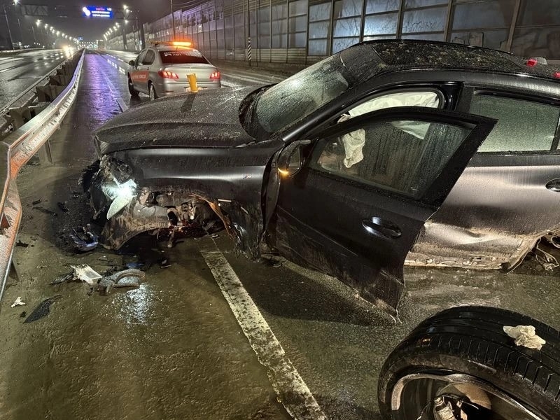 Сын разбил BMW