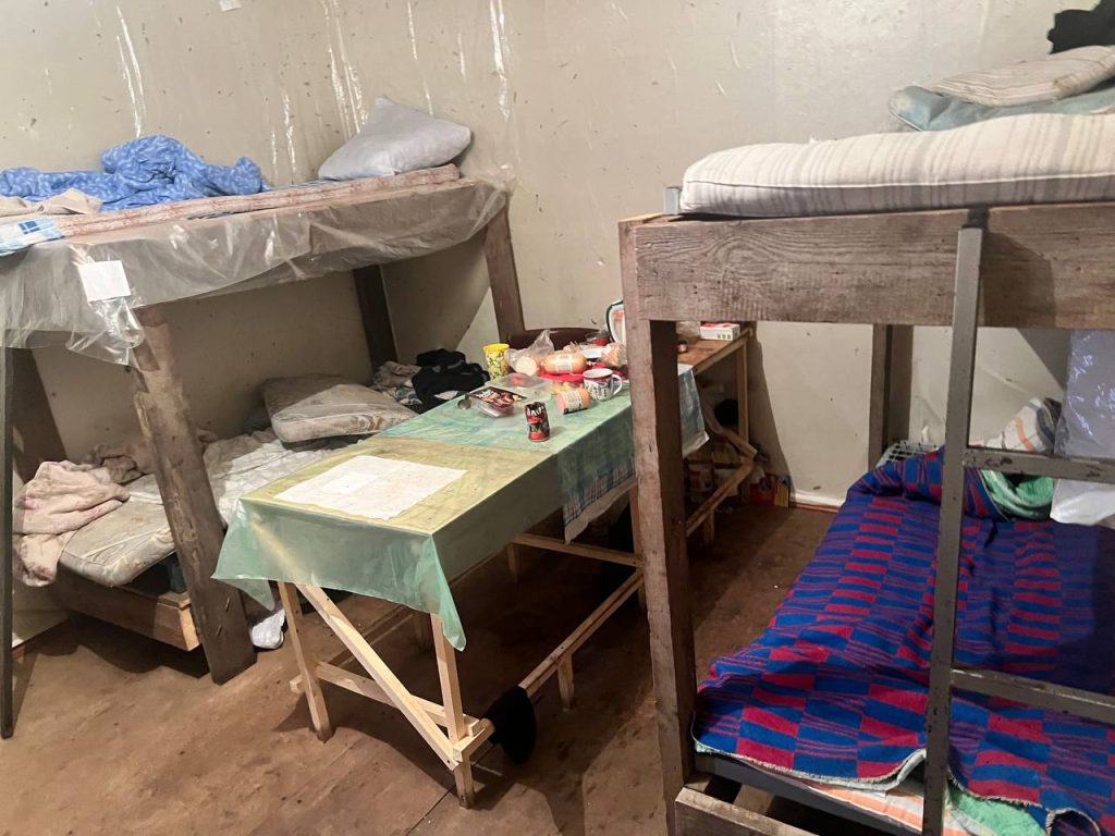 1000092698