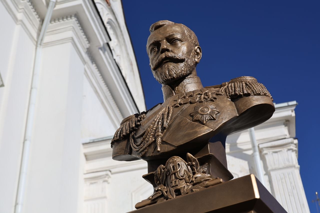 Николай II, бюст в Боголюбове.